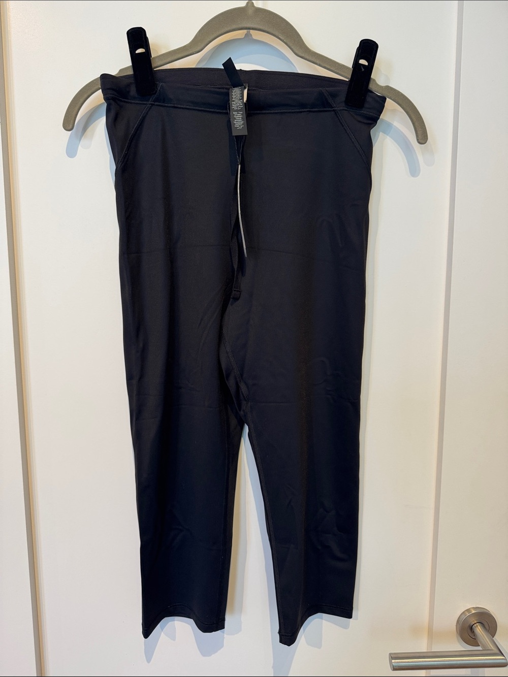 SKIMS Nike Women’s Black High-Rise Active Capri Leggings